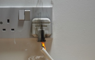 electrical sockets overload causes fire