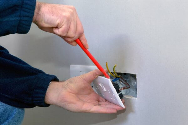 electrical socket install
